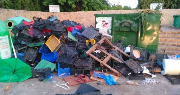 POLICE SEEK OUT AND FINE PERSON RESPONSIBLE FOR ILLEGAL DUMPING