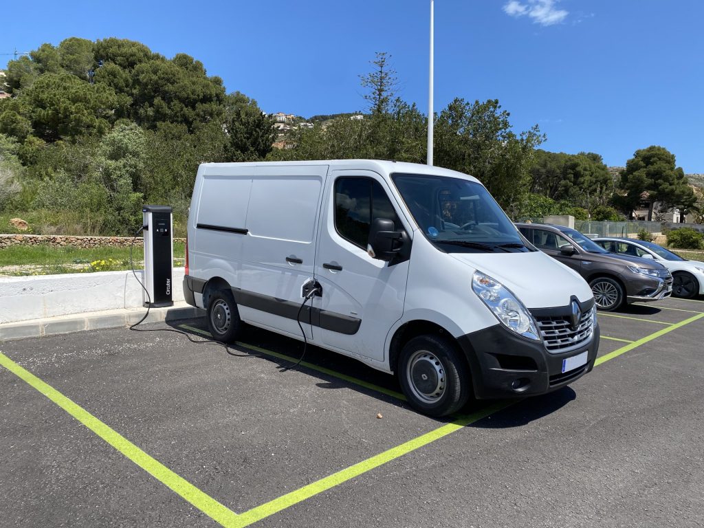 210430-3 JAV Van