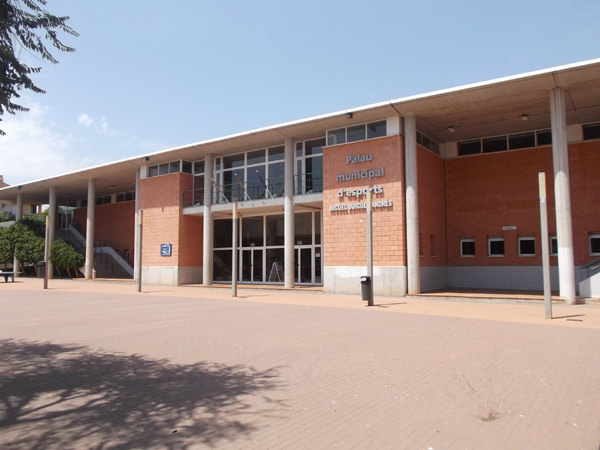 18-Sports Centre