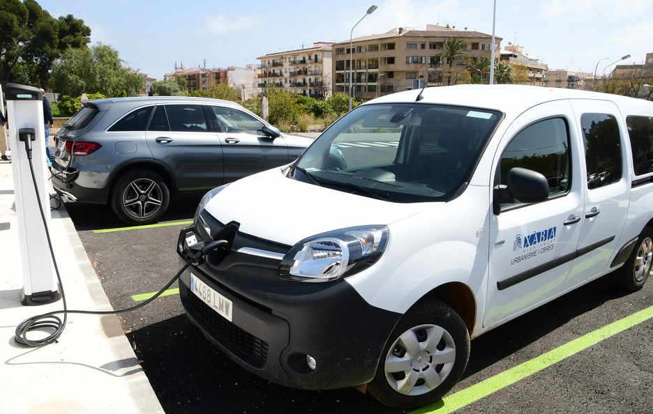 23-Electric Vehicle