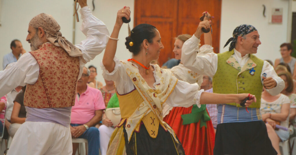 01-Trad Dancing 1