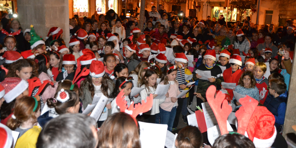Carol Singing2