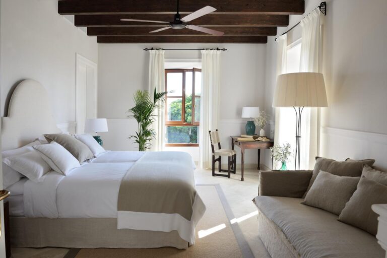 Copy of Call reiet mallorca Hotel Lamadrid Contract 03 768x512