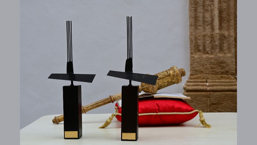 250829 NEWS October 9 Awards