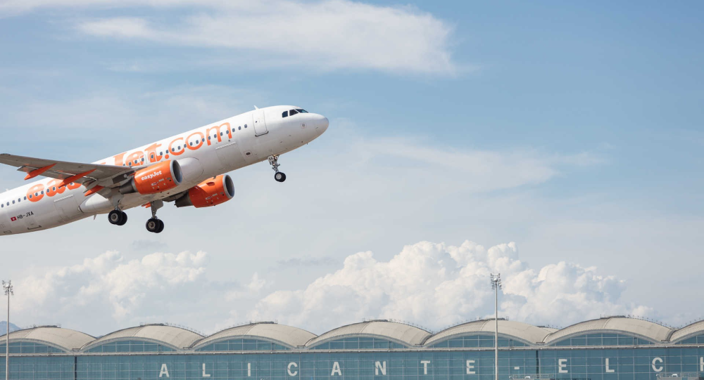 251014 NEWS Airport 1