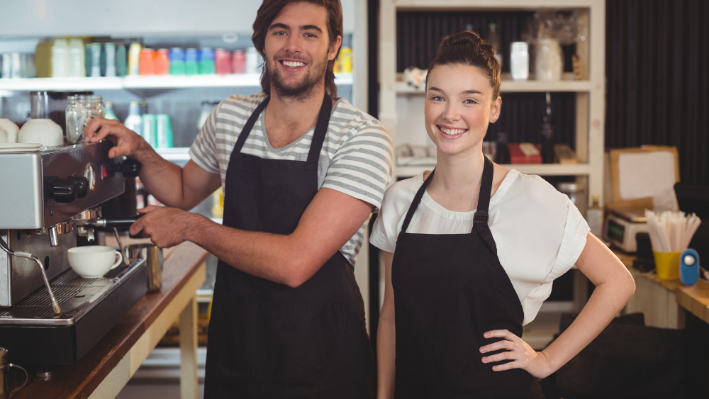 251024 NEWS Waiting Staff 1