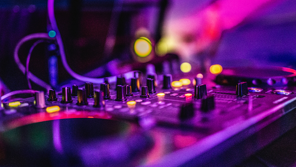 251120 NEWS DJ Night