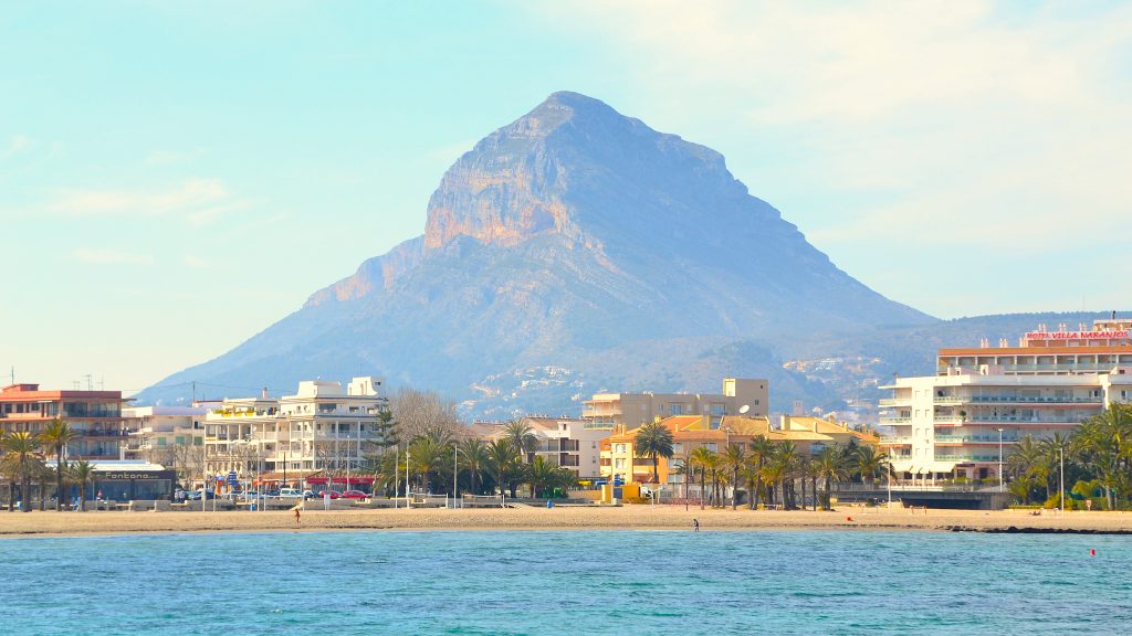 FEATURES Integration 1